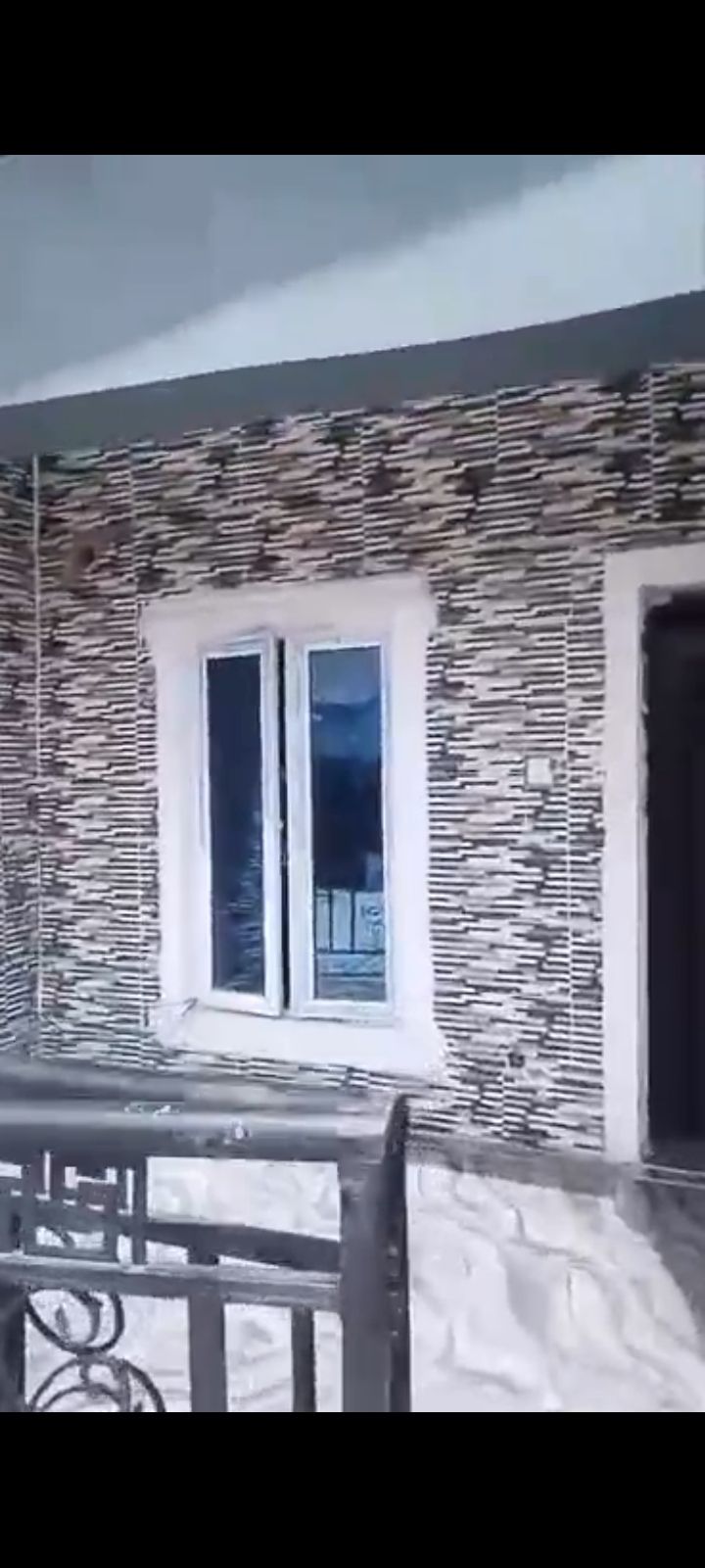 MODERNLY built 3 bedroom flat at elebu — 3 bed house in Elebu off akala express oluyole extension ibadan, Ibadan (main view)