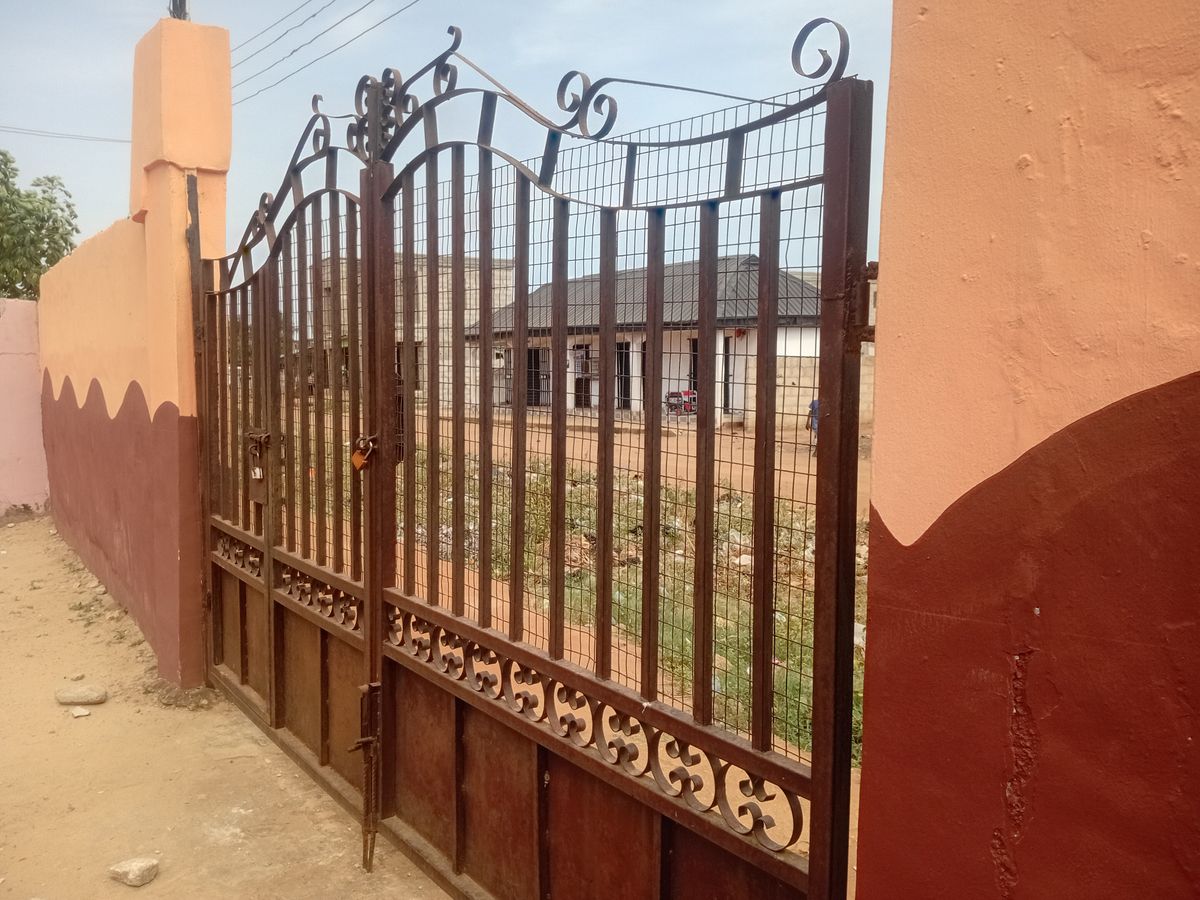 School Building — ₦25,000,000/year | GidiStay — 1 bed commercial in Badagry, Badagry (main view)