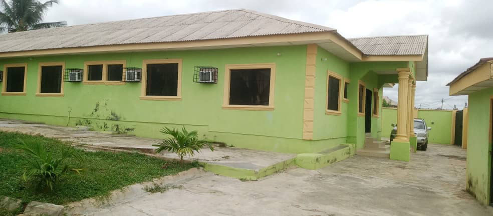2/ Bedroom Apartment — ₦45,000/night | GidiStay — 2 bed apartment in Akala Express Way near Elebu Junction, Ibadan (main view)
