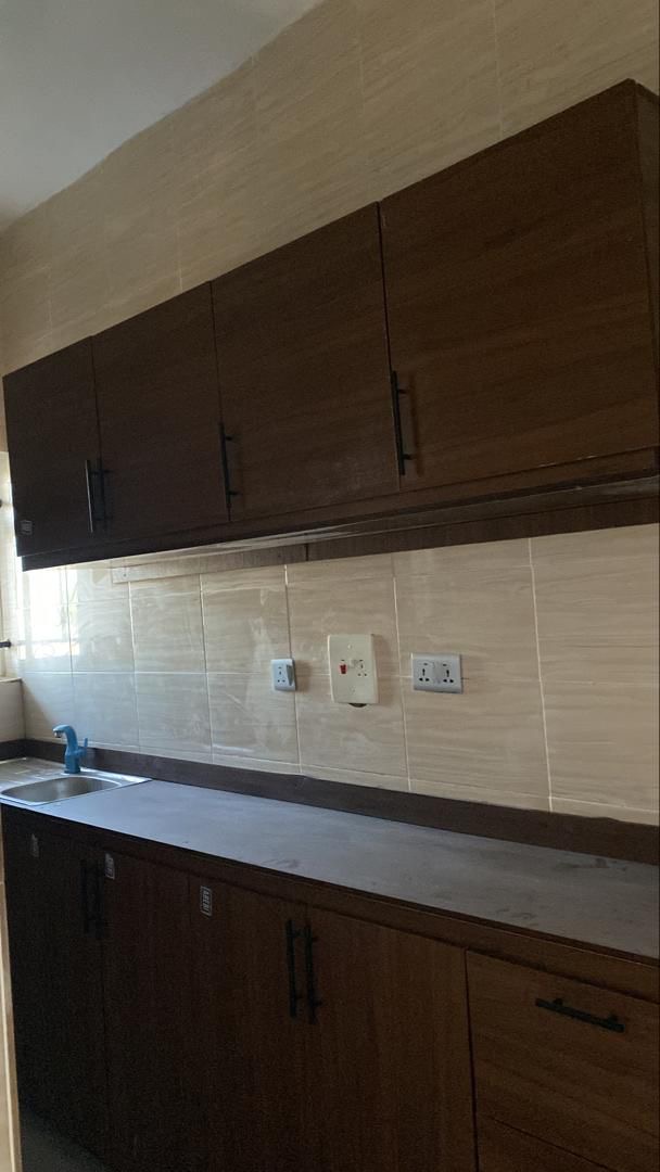 To let 3 bedroom Flat — ₦1,000,000/year | GidiStay — 3 bed house in Off akala express, Ibadan (interior)