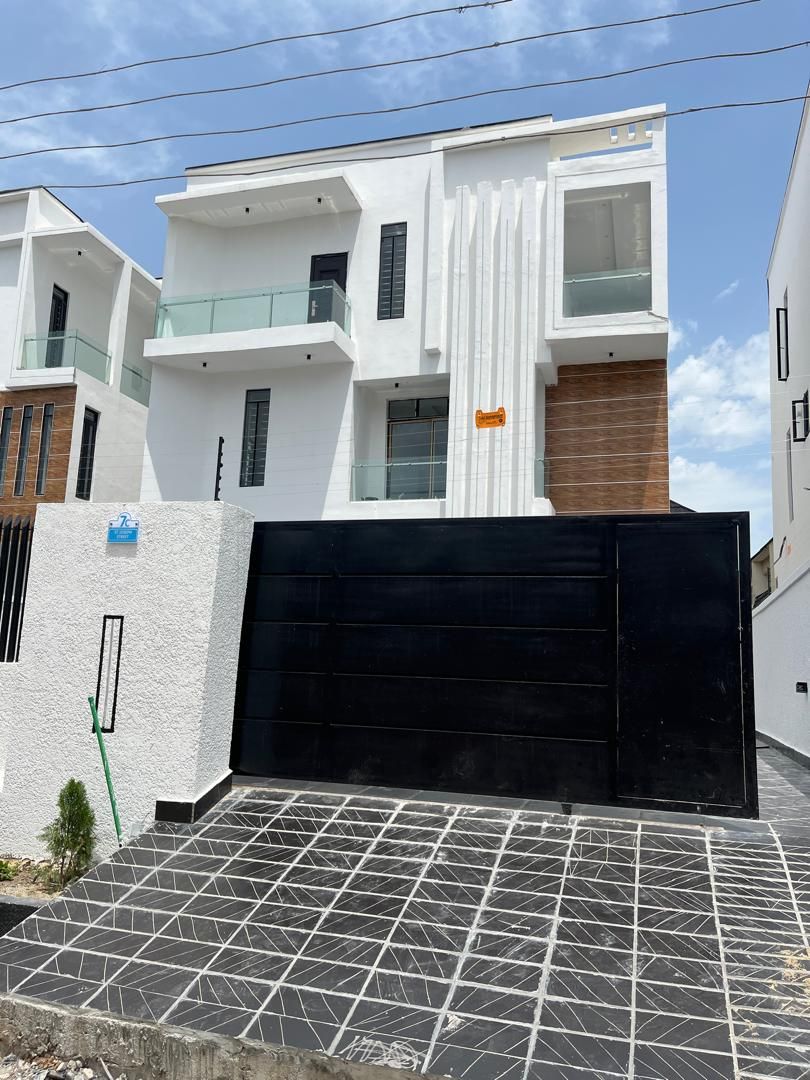5 bedroom luxurious Duplex in Osapa London, Lagos — ₦750,000,000 | GidiStay — 5 bed duplex in Osapa london, lagos (interior)