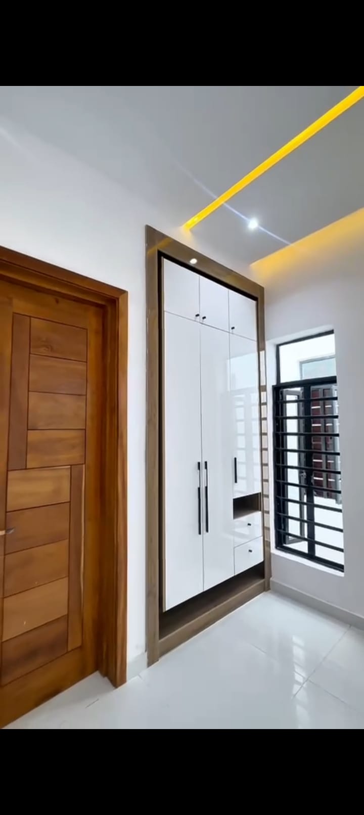 5 bedroom duplex — ₦450,000,000 | GidiStay — 5 bed duplex in Lekki Phase 2, Lagos (additional view)