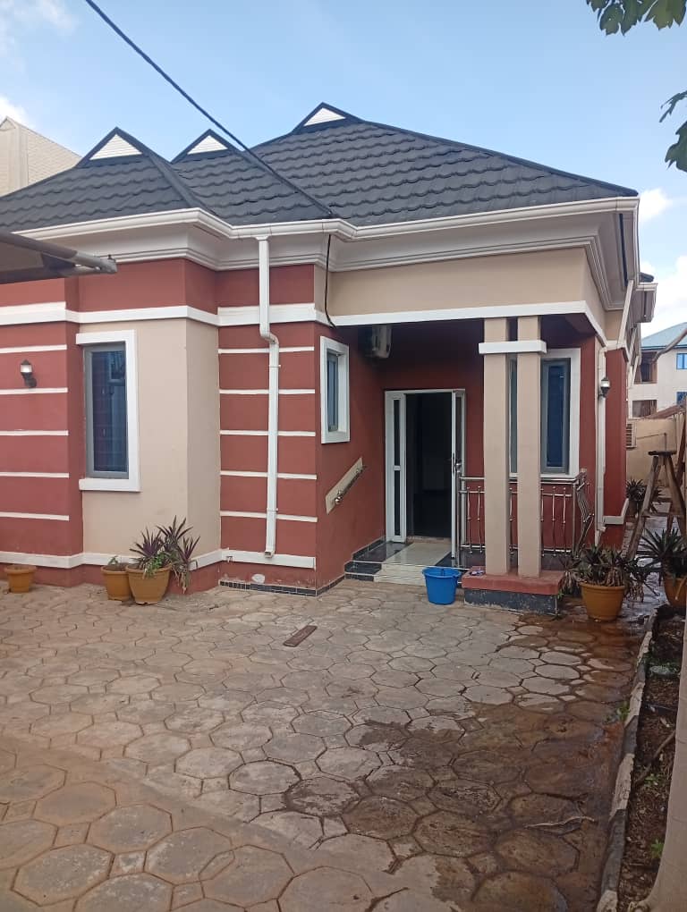 2-Bedroom House For Rent in Jericho, Ibadan — ₦2,200,000/year | GidiStay — 2 bed house in Jericho, Ibadan (main view)
