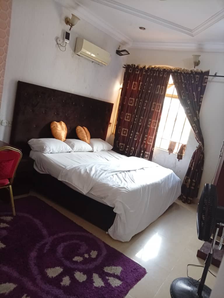 5-Bedroom Duplex For Rent in Jakande, Lagos — ₦18,000,000/year | GidiStay — 5 bed duplex in Jakande, Lagos (interior)