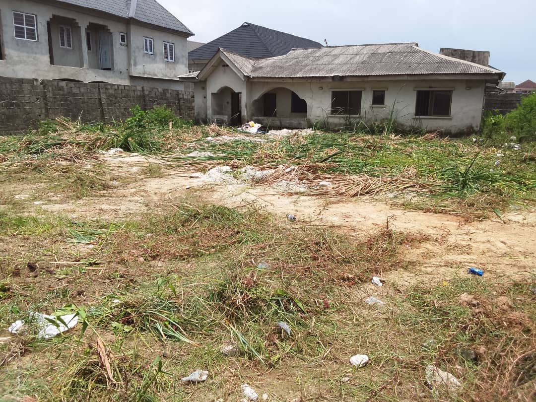 A Plot Of Land with 3 Bedrooms Bungalow — ₦95,000,000 | GidiStay — 3 bed land in  (bedroom view)