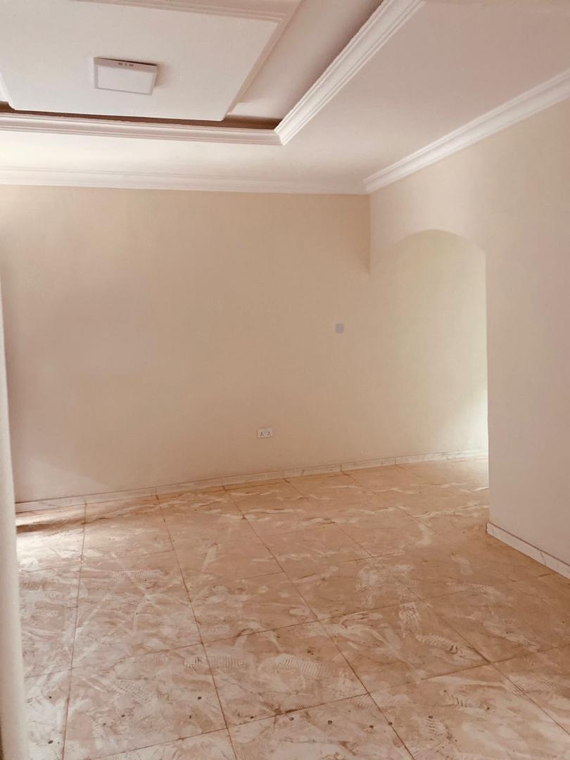 MODERNLY BUILT 2BEDROOM APARTMENT at elebu idi Ahun of Akala Express — ₦700,000/year | GidiStay — 2 bed apartment in Off akala express, Ibadan (additional view)