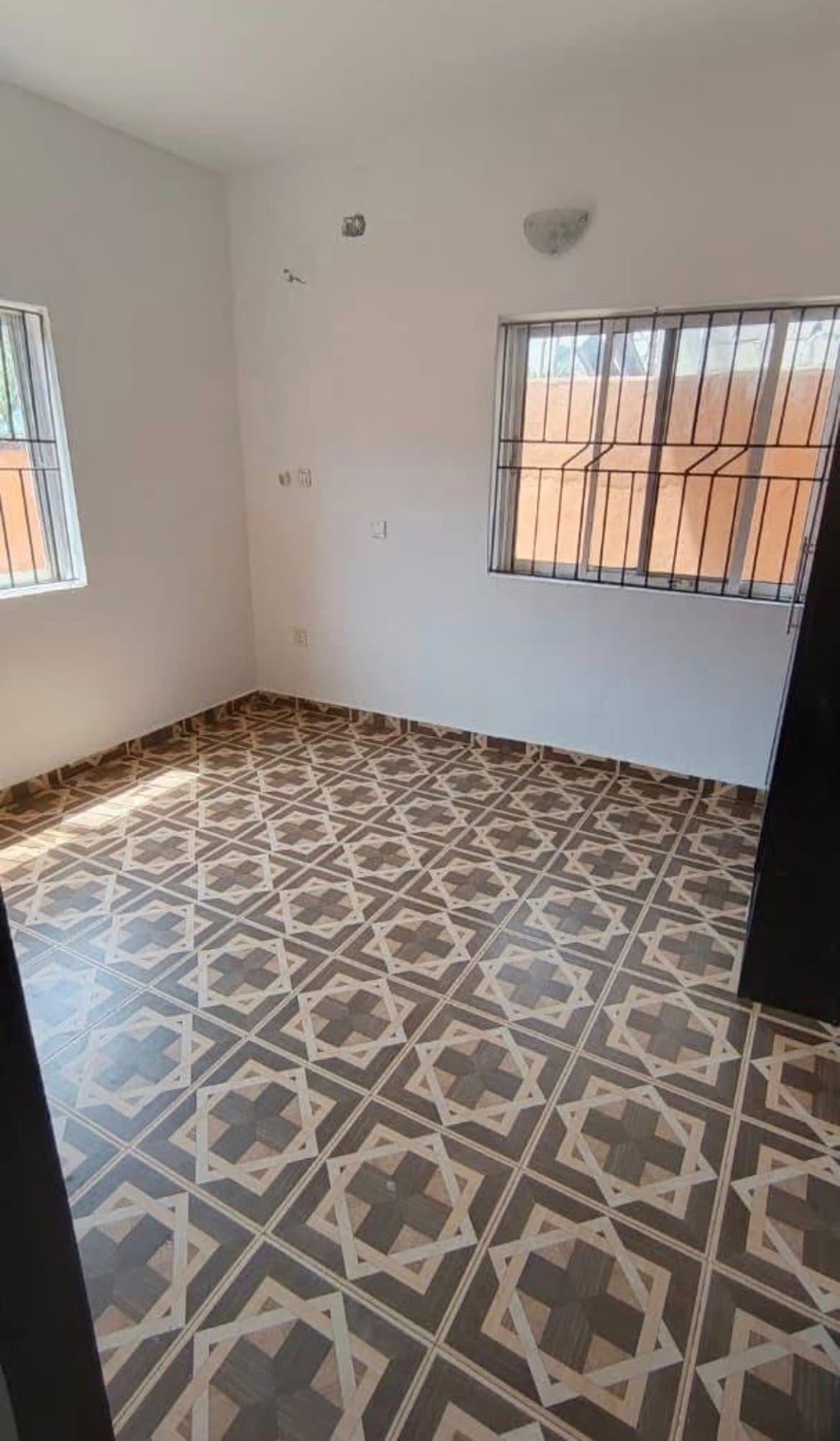 URGENT ROOM AVAILABLE IN IKATE LEKKI (CLOSE TO VI) — ₦1,000,000/year | GidiStay — 1 bed  in  (interior)