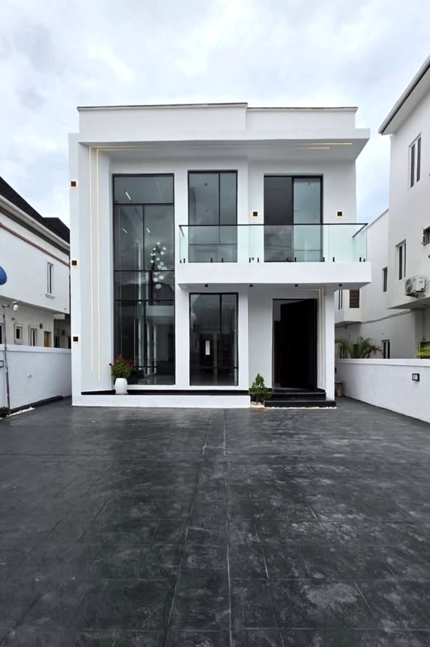5-Bedroom Duplex For Sale in IKOTA LEKKI, Lagos State — ₦450,000,000 | GidiStay — 5 bed duplex in IKOTA LEKKI, Lagos State (main view)