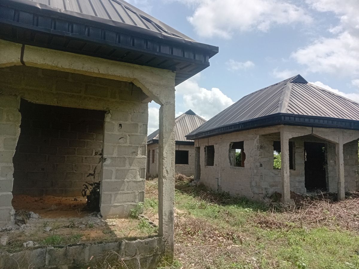 3-Bedroom House For Sale in Okanran Ado Odo Ota Ogun State, Ogun State — ₦10,000,000 | GidiStay — 3 bed house in Okanran Ado Odo Ota Ogun State, Ogun State (interior)