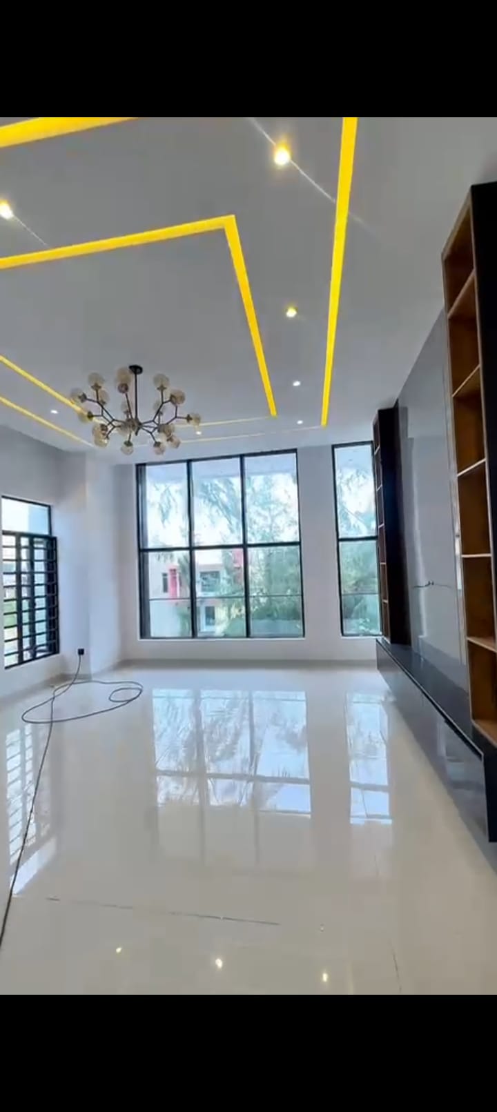 5 bedroom duplex — ₦450,000,000 | GidiStay — 5 bed duplex in Lekki Phase 2, Lagos (bedroom view)