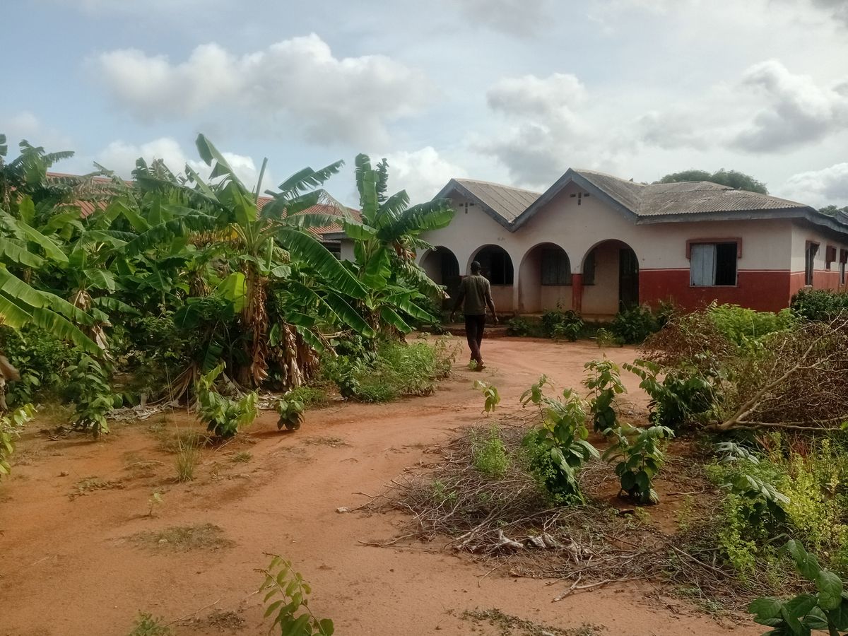 Commercial Property For Sale in Badagry, Badagry — ₦25,000,000 | GidiStay — 10 bed commercial in Badagry, Badagry (additional view)