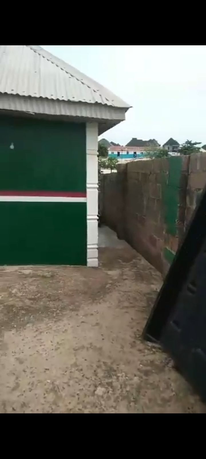 Warehouse with lock up shop, big office space — ₦80,000,000 | GidiStay — 1 bed studio in Tipper garage akala express, Ibadan (bedroom view)