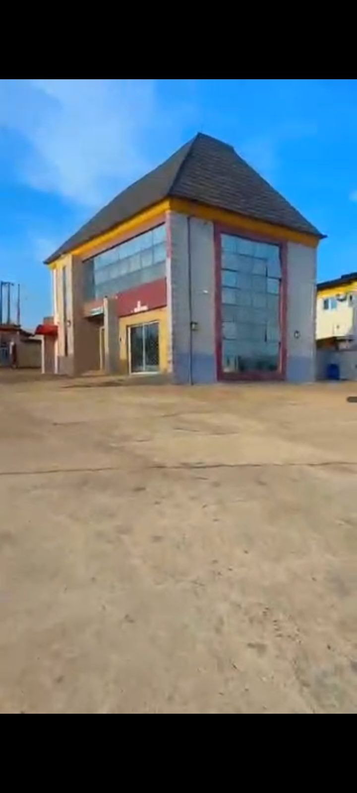 Big shop with office space at Kuola Akala express — ₦2,500,000/year | GidiStay — 1 bed studio in Kuola Akala Express, Ibadan (main view)