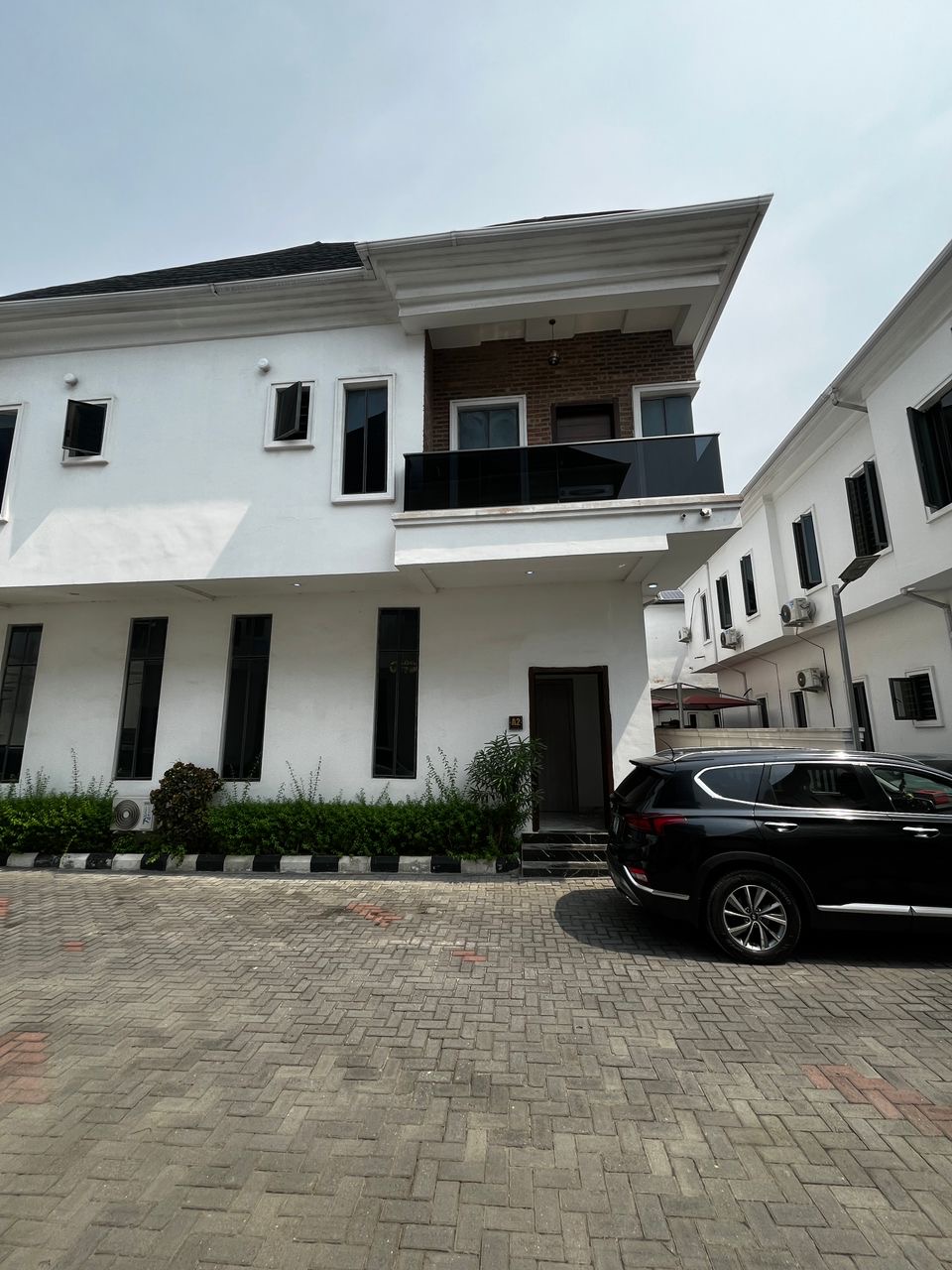 4bedrooms duplex price 190m — ₦190,000,000 | GidiStay — 4 bed duplex in Lekki Phase 2, Lagos (main view)