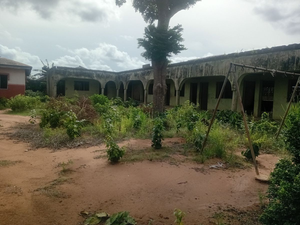 Commercial Property For Sale in Badagry, Badagry — ₦25,000,000 | GidiStay — 10 bed commercial in Badagry, Badagry (bedroom view)