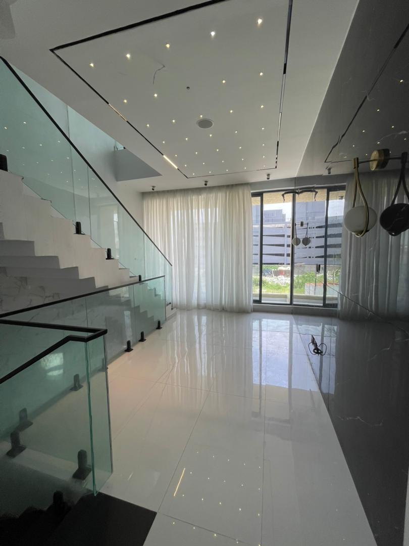 5 BEDROOM TERRACE DUPLEX in Lekki phase 1. — ₦600,000,000 | GidiStay — 5 bed duplex in Lekki Phase 1, Lagos (main view)