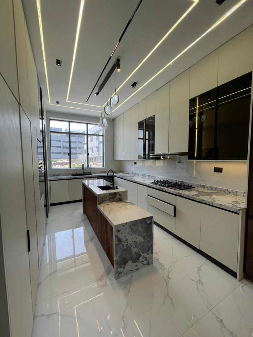 5 BEDROOM TERRACE DUPLEX in Lekki phase 1. — ₦600,000,000 | GidiStay — 5 bed duplex in Lekki Phase 1, Lagos (interior)