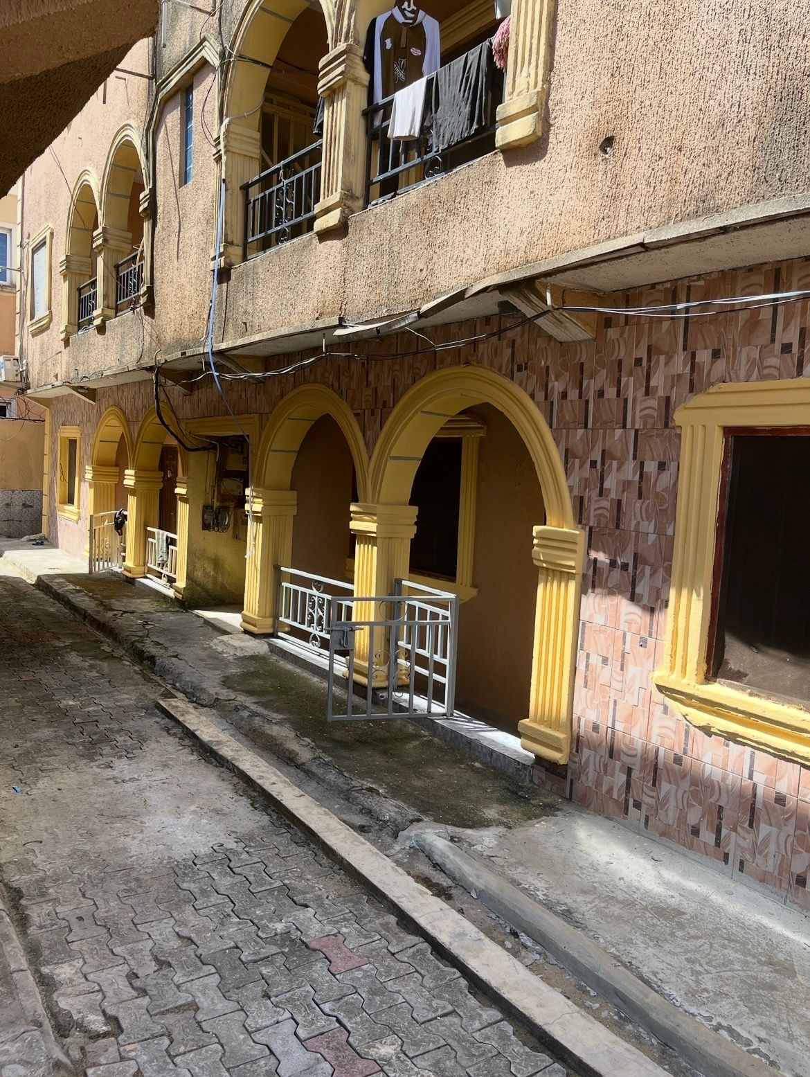 1 Room and palour self contain — ₦2,000,000/year | GidiStay — 1 bed apartment in Ajah, Lagos (main view)