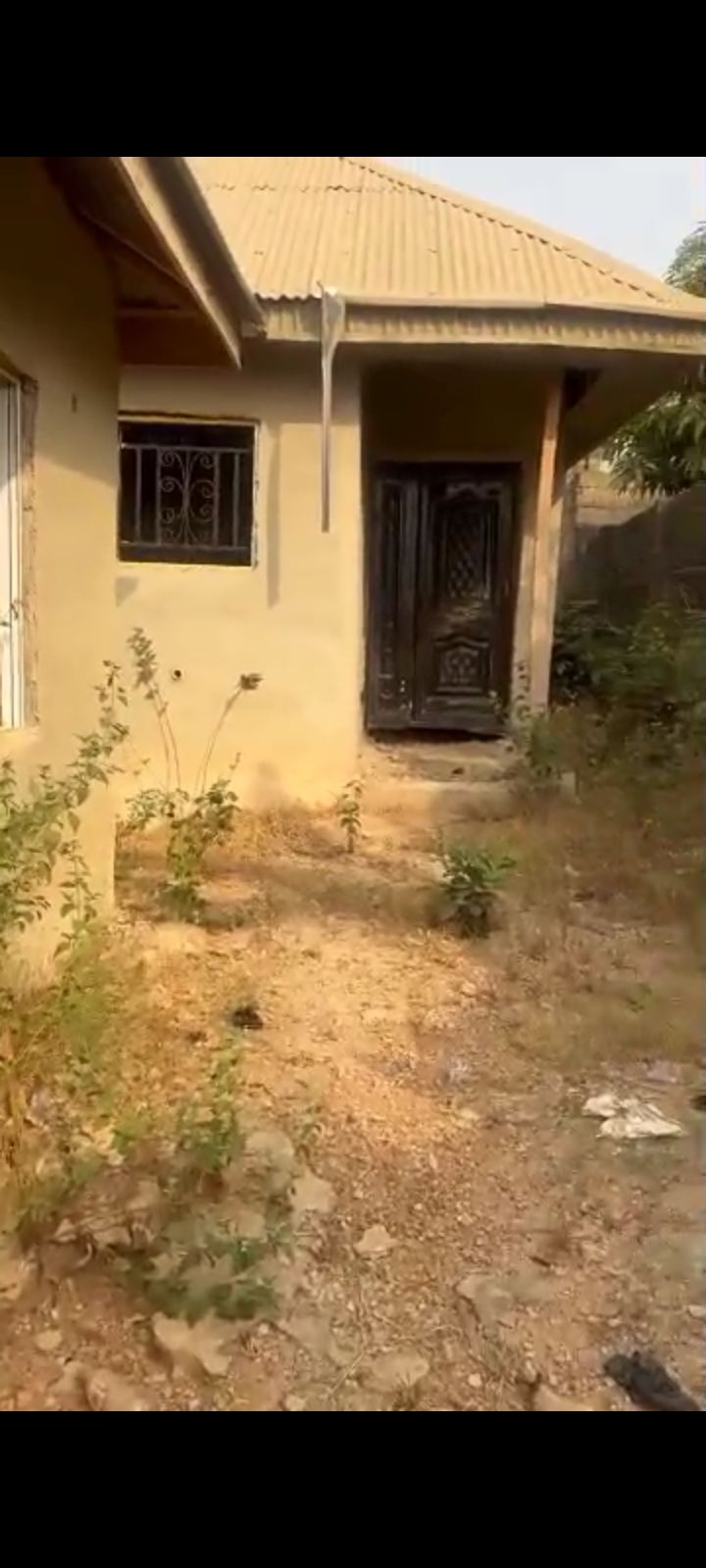 3UNITS OF 2BEDROOMS FLAT & 3UNITS OF MINI FLAT (ROOM AND PALOR SELF CON)at SURULERE VIA IRE AKARI ESTATE SOKA — ₦40,000,000 | GidiStay — 1 bed house in IRE AKARI SOKA, Ibadan (interior)