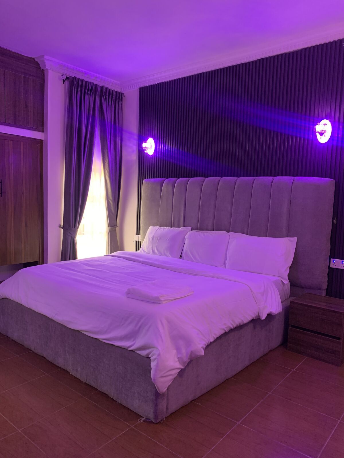 Deluxe — ₦45,000/night | GidiStay — 1 bed apartment in Bodija, Ibadan (interior)