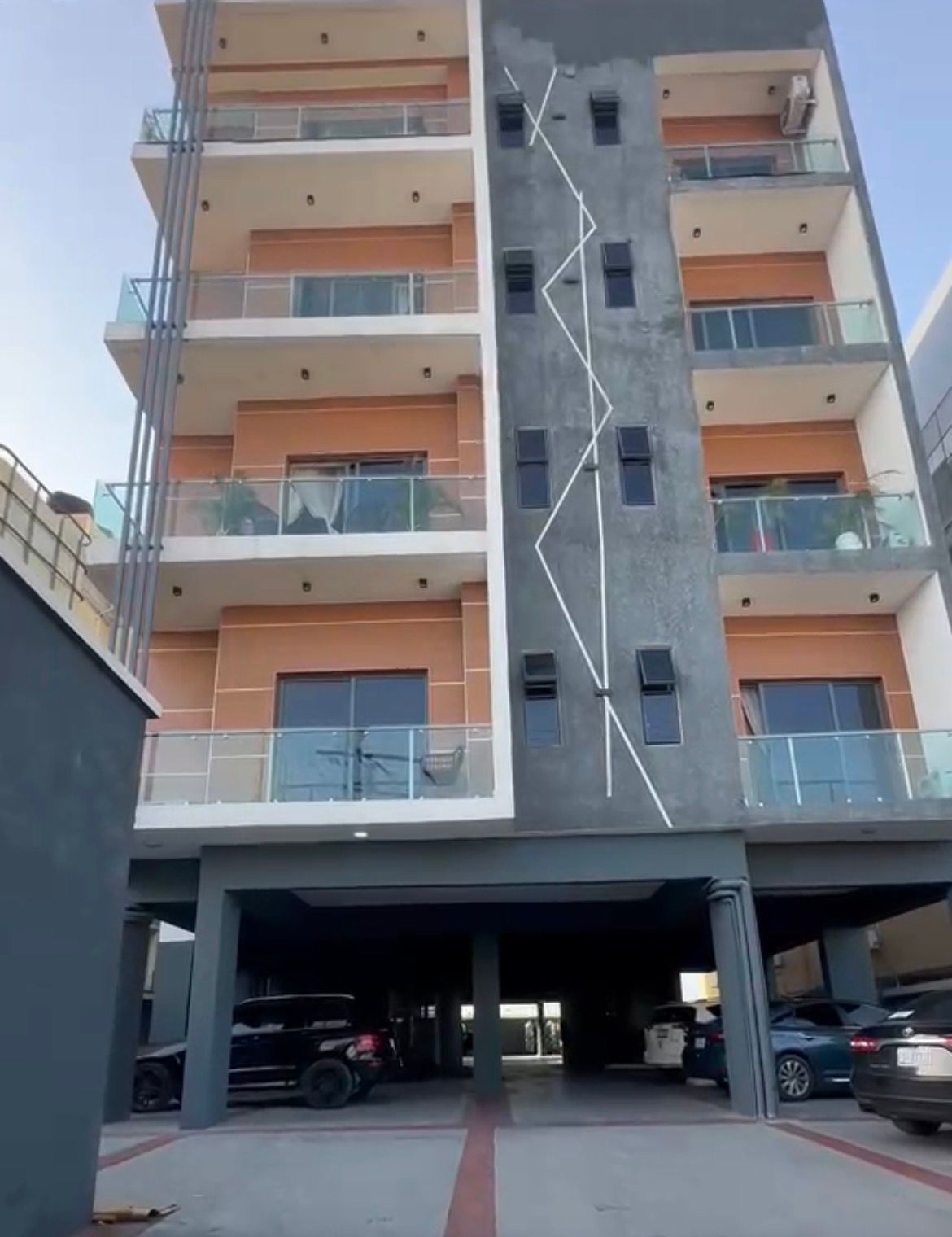 Fully Furnished 2-Bedroom Apartment for Sale – Chevron, Lekki (Great Short-Let ROI) — ₦150,000,000 | GidiStay — 2 bed apartment in chevron, Lagos (main view)