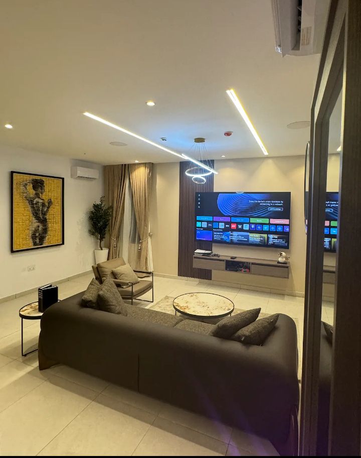 2-Bedroom Apartment in Lekki Phase 1 with Pool , 24/7 light & Security — ₦215,000/night | GidiStay — 2 bed apartment in Lekki Phase 1, Lagos (interior)